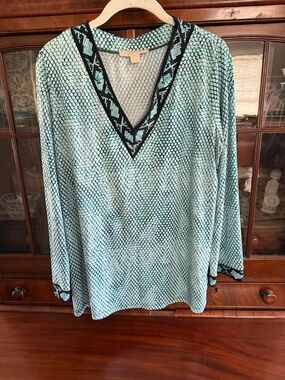 Michael Kors Mint Green Patterned V-Neck Tunic with Black Trim